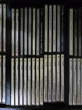 Torre de CDs Música Clásica
