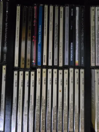 Torre de CDs Música Clásica