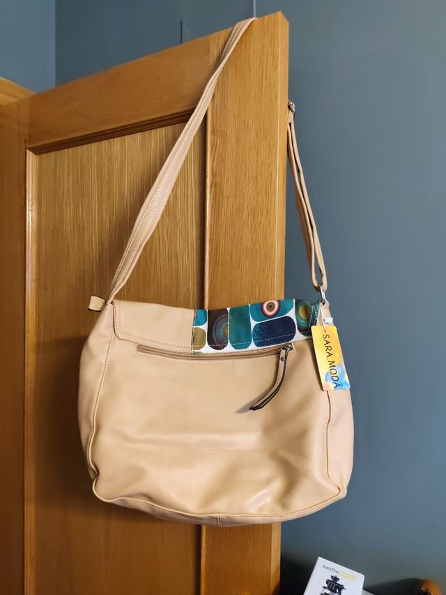 Bolso bandolera beige y multicolor