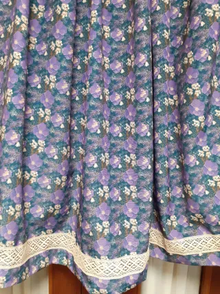 Falda huertana floral con encaje