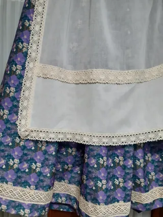 Falda huertana floral con encaje