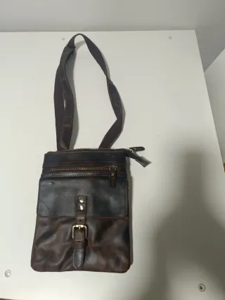 Bolso bandolera cuero desgastado