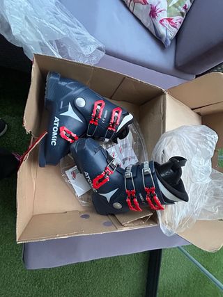 Bota esquí junior Atomic Talla 23/23.5. EUR: 36/37