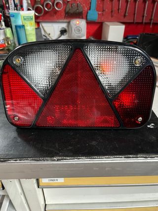 Pilotos de remolque y autocaravanas.