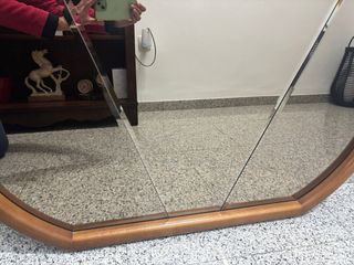 Espejo de madera lacada estiloso
