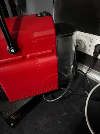 Cafetera Nespresso Krups Roja