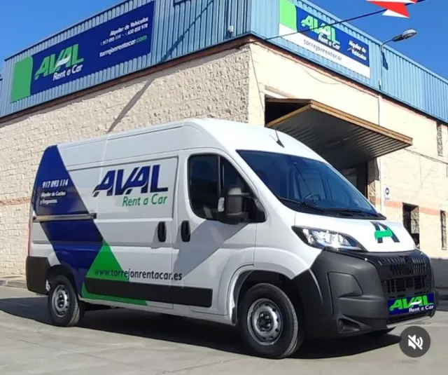 Alquiler de Furgoneta Grande