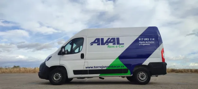 Alquiler de Furgoneta Grande