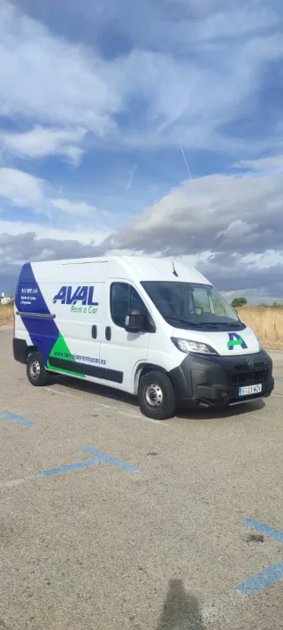 Alquiler de Furgoneta Grande