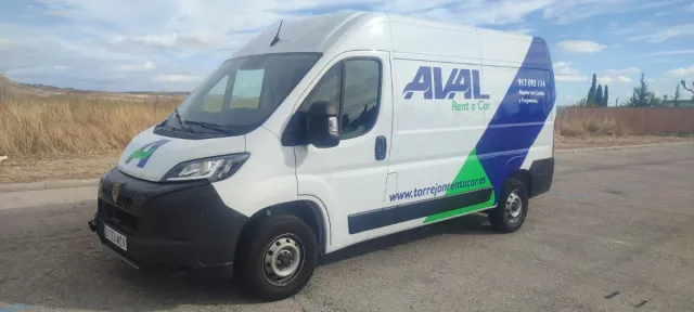 Alquiler de Furgoneta Grande