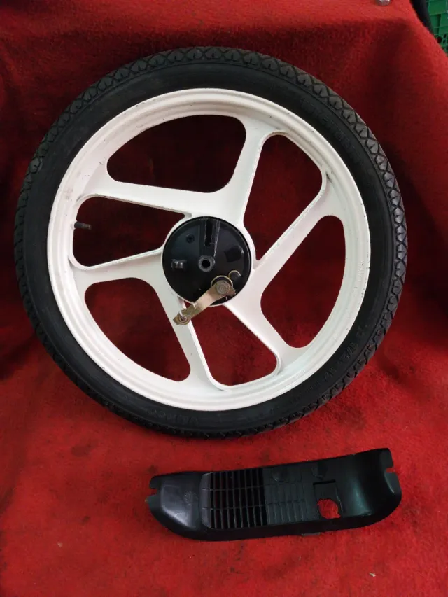 Llanta y tapa Derbi Variant