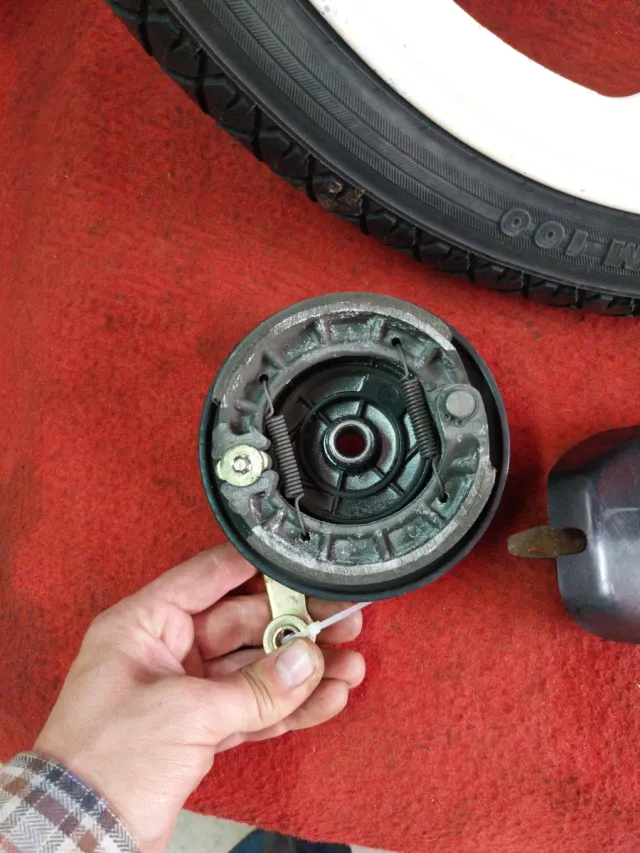 Llanta y tapa Derbi Variant