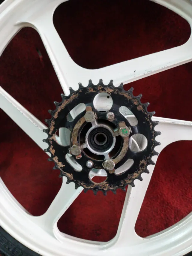 Llanta y tapa Derbi Variant