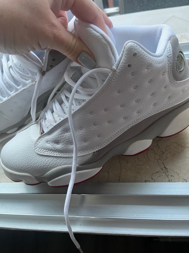 Zapatillas Jordan Gris y Blanco