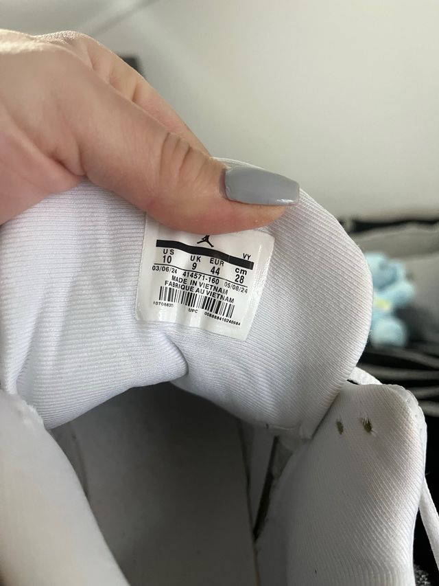 Zapatillas Jordan Gris y Blanco