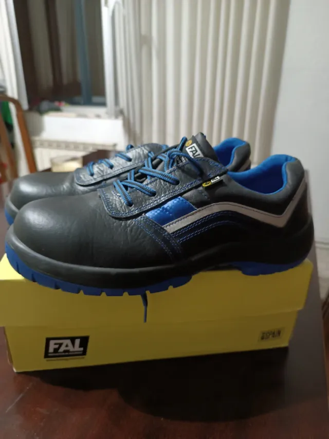 Zapatos de trabajo FAL negros y azules