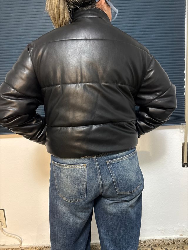 Chaqueta acolchada efecto piel Zara