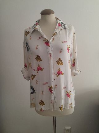 Blusa estampada floral blanca