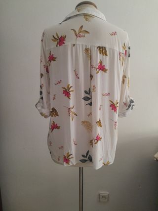 Blusa estampada floral blanca