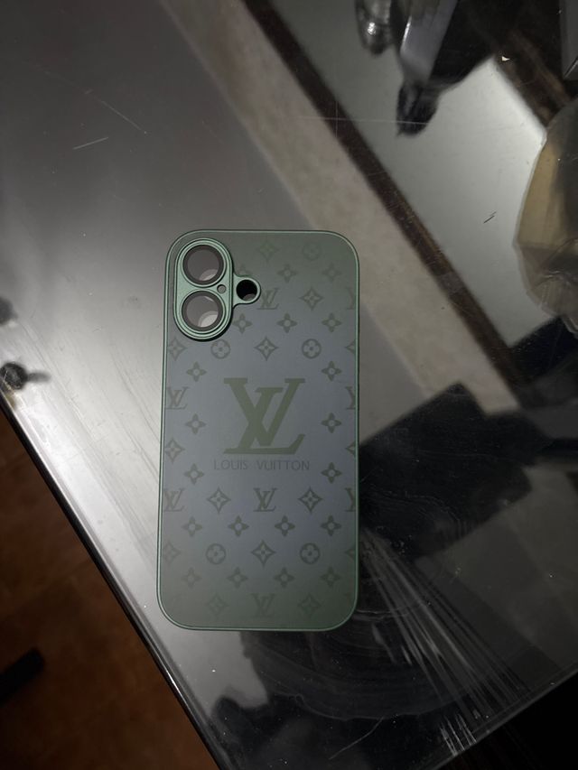 Cover Louis Vuitton iPhone 16