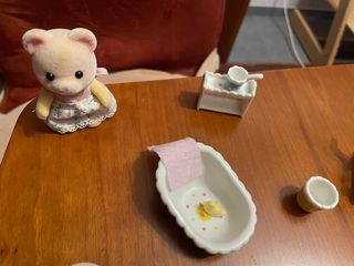 Sylvanian Families: Baño y Paseo Bebé