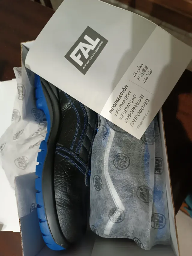 Zapatos de trabajo FAL negros y azules