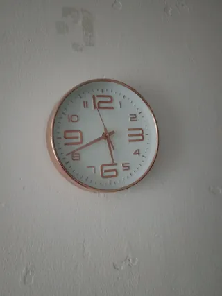 Reloj de Pared Dorado y Blanco