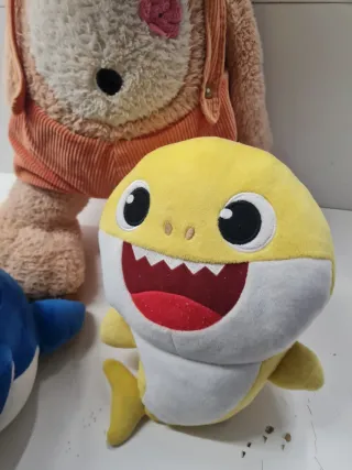 3 Peluches: Oso y Tiburones Bebé
