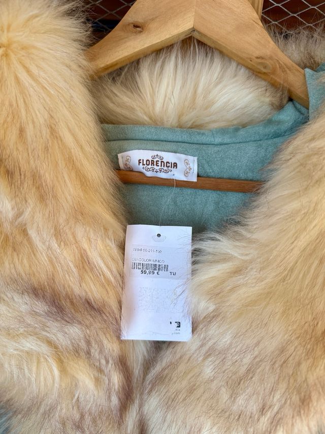 Capa/abrigo de invierno con capucha y pelo NUEVO