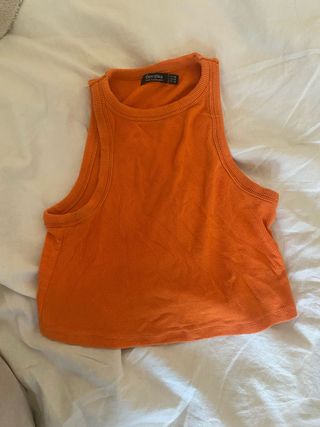 Top naranja y top negro Bershka talla M y S