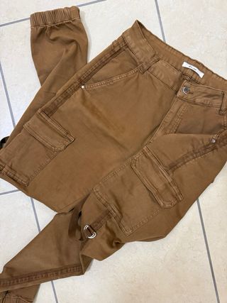Pantaloni cargo elasticizzati marrone