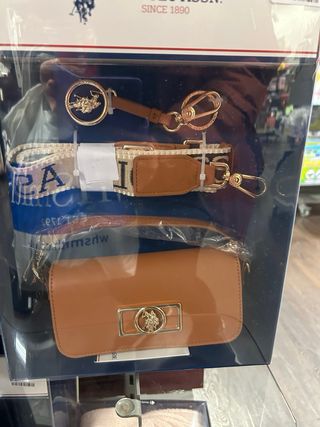 Bolso U.S. Polo Assn. Marrón y Dorado