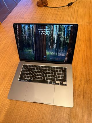 MacBook Air M2 15