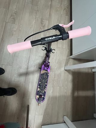 Patinete Oxelo con protecciones