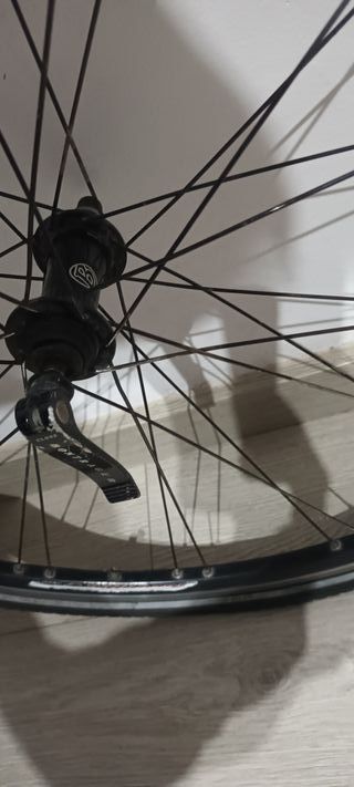 Rueda Delantera Bontrager Bicicleta 700*35. 35-622