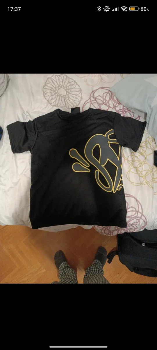 Camiseta Syna World Negra