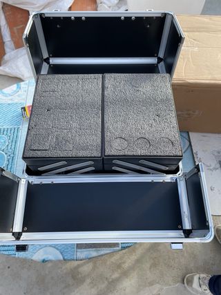 Maletín de maquillaje con ruedas