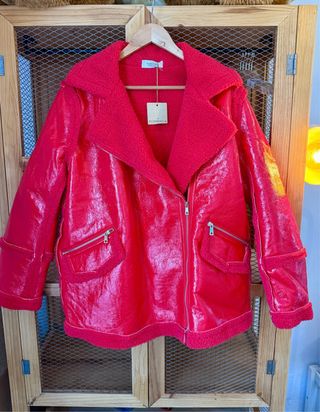 Abrigo invierno rojo moderno A ESTRENAR