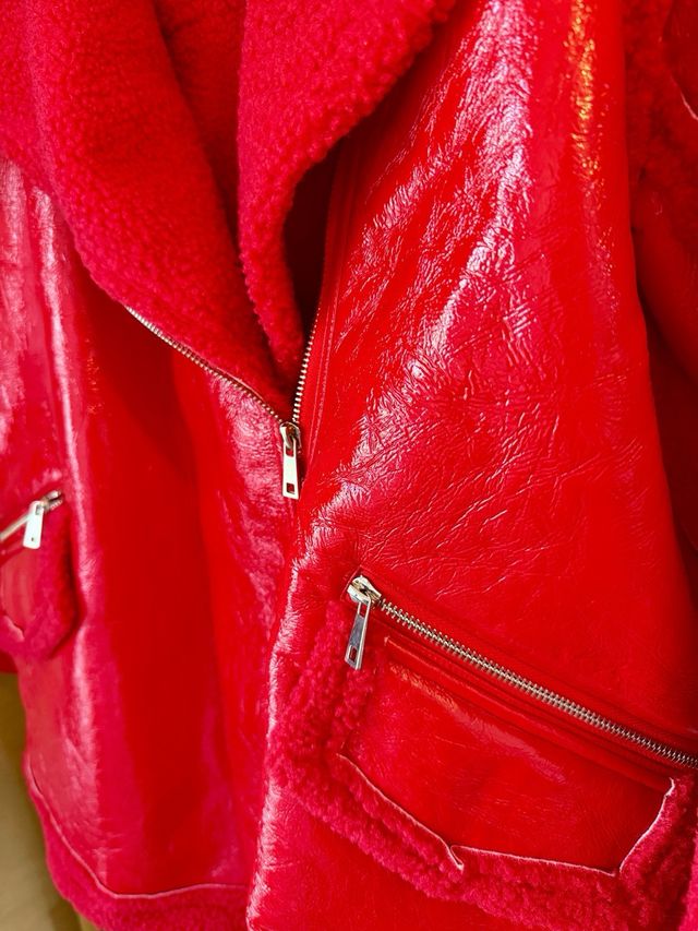 Abrigo invierno rojo moderno A ESTRENAR