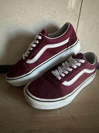 Zapatillas Vans plataforma burdeos