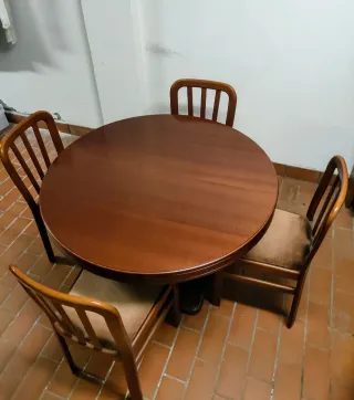 Tavolo rotondo allungabile + 5 sedie