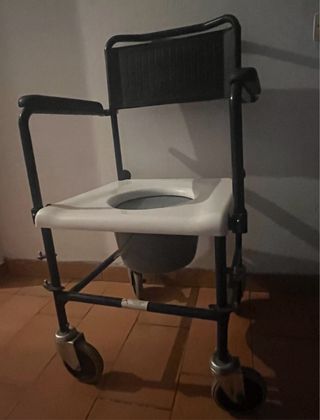 silla de ruedas para ducha o WC
