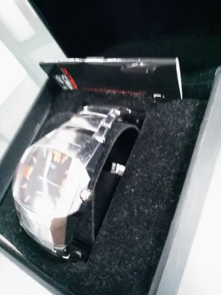 Reloj Lotus Hombre Negro y Plateado