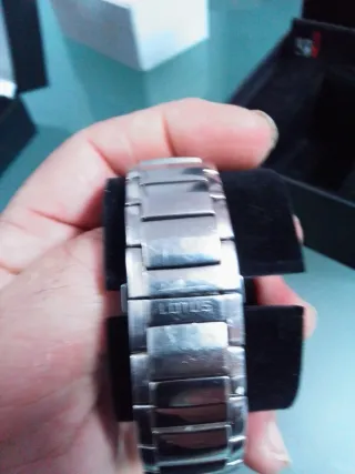Reloj Lotus Hombre Negro y Plateado