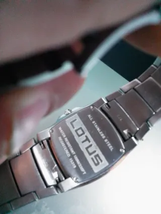 Reloj Lotus Hombre Negro y Plateado
