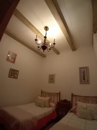 Lámpara de araña dorada