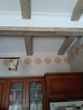 Lámpara de araña dorada