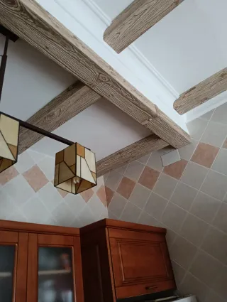 Lámpara de araña dorada