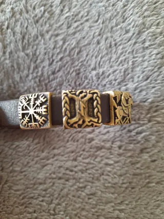 Pulsera Vikinga de Cuero y Metal Dorado