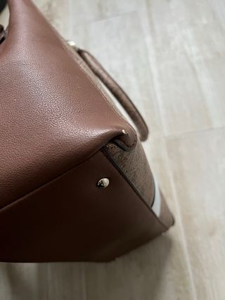 Bolso Guess Marrón y Blanco